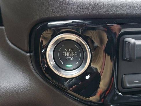 New 2025 GMC Sierra 2500 SLT w/ SLT Convenience Package image 32