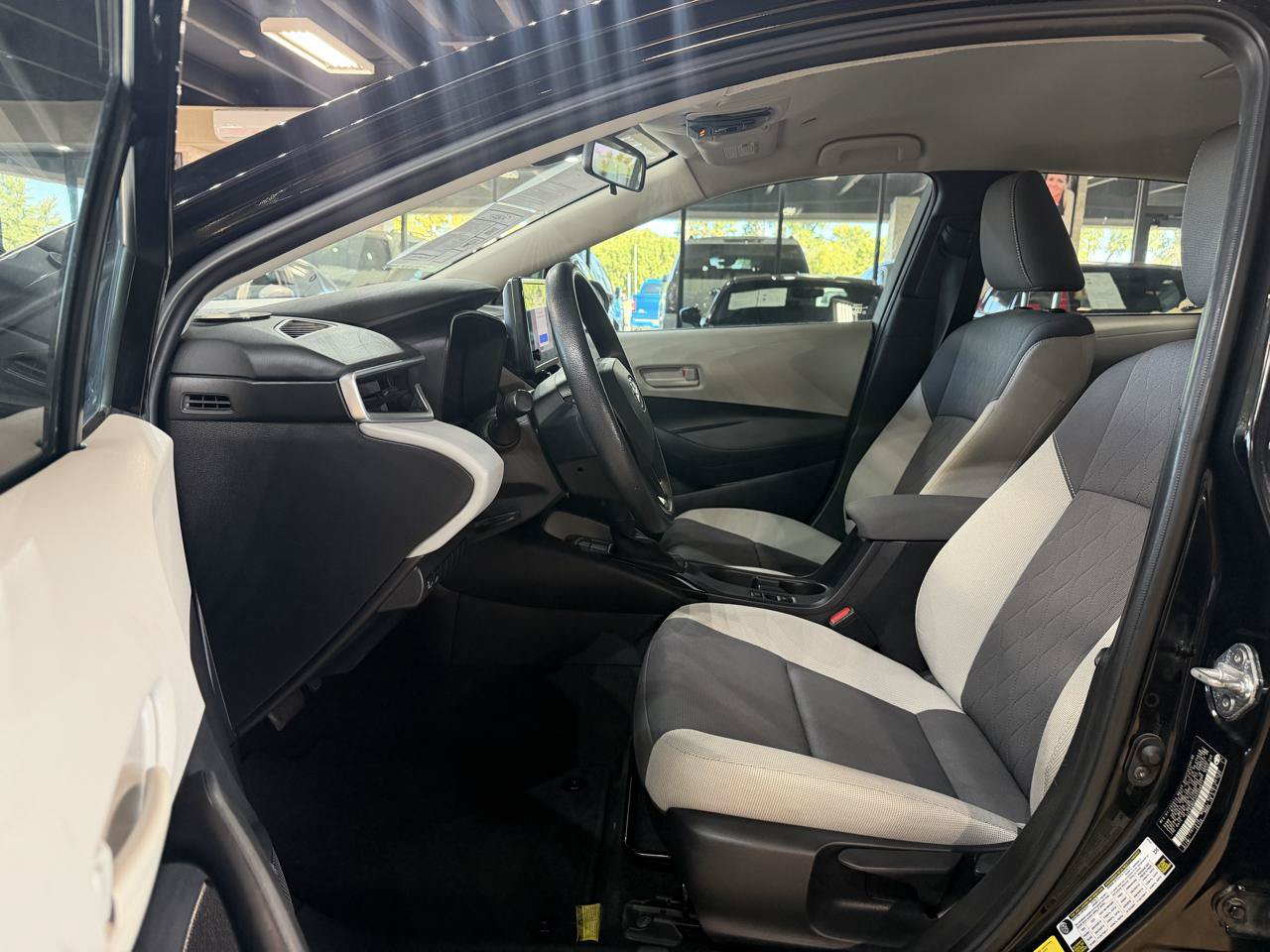 Used 2023 Toyota Corolla LE FWD image 24