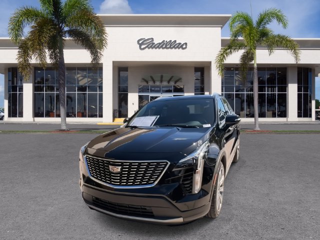Certified 2023 Cadillac XT4 Premium Luxury w/ Driver Assist Package FWD image 5