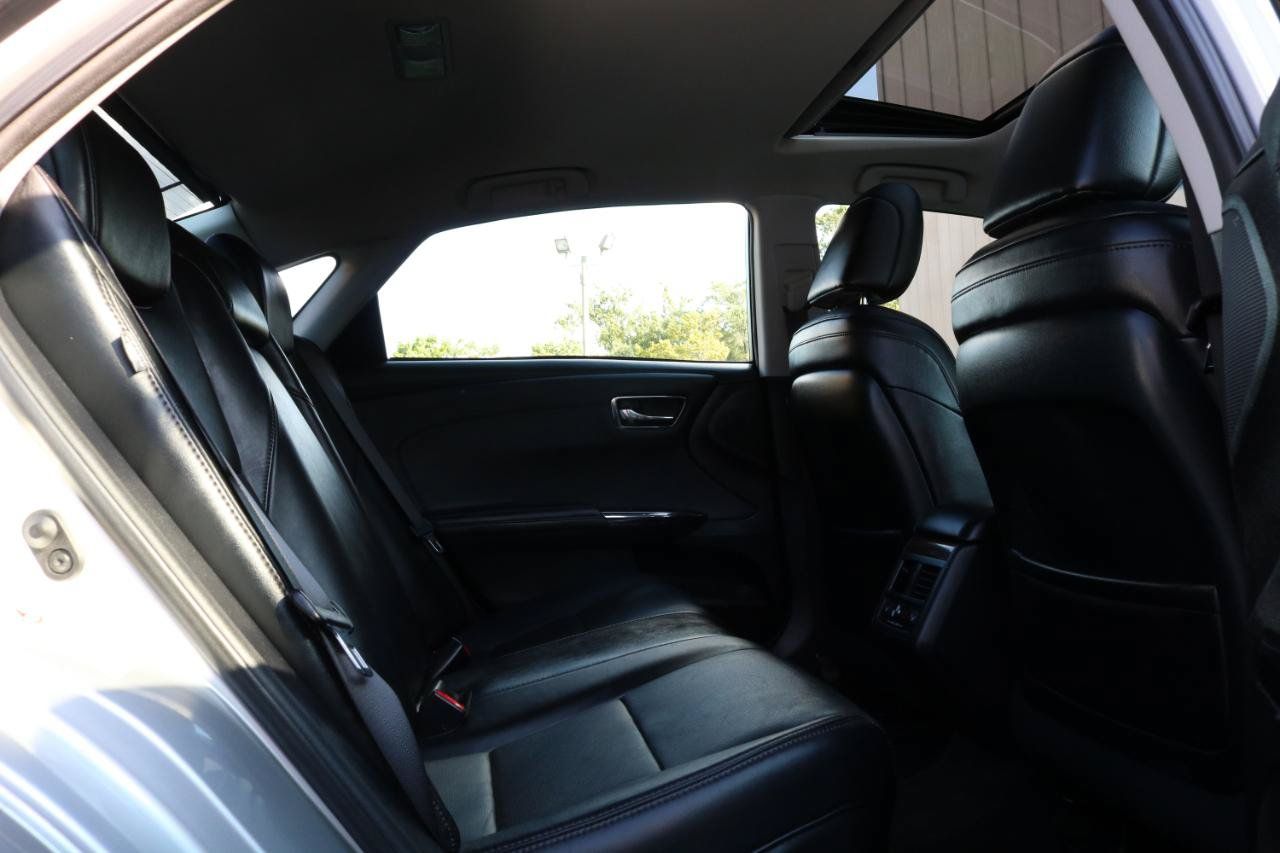 Used 2013 Toyota Avalon Limited FWD image 34