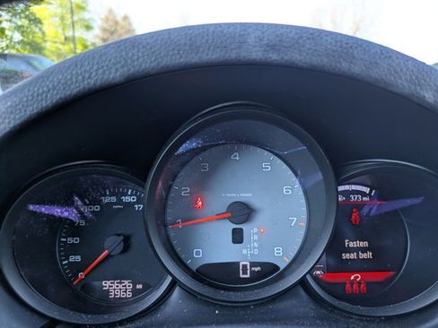 Used 2019 Porsche Macan S AWD/4WD image 9