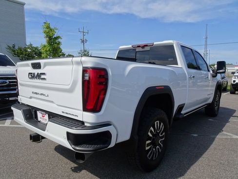 Used 2024 GMC Sierra 2500 Denali Ultimate AWD/4WD image 4