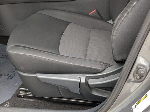 Used 2022 Nissan Sentra SV FWD image 13