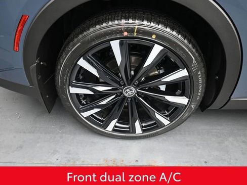 Used 2026 Toyota Crown Platinum AWD/4WD image 14