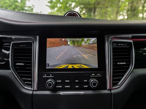 Used 2017 Porsche Macan GTS image 11