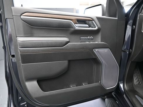 Used 2022 Chevrolet Silverado 1500 High Country image 17