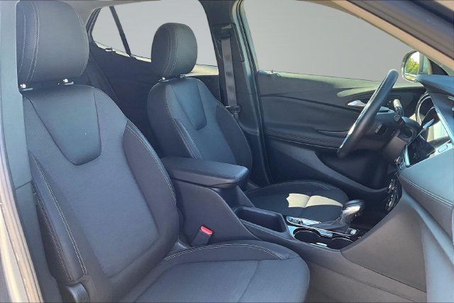 Used 2022 Buick Encore GX Select w/ Sport Touring Package FWD image 29