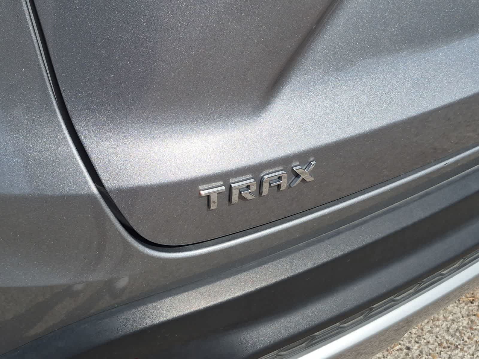 Used 2025 Chevrolet Trax LT w/ LT Convenience Package FWD image 30