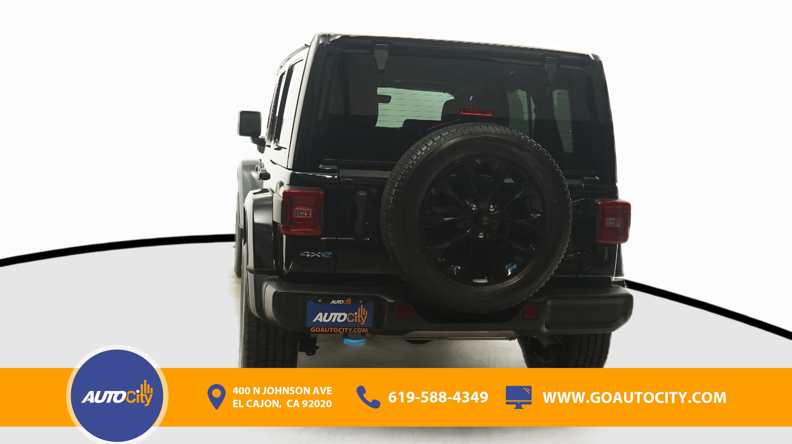 Used 2023 Jeep Wrangler Unlimited Sahara w/ Cold Weather Group AWD/4WD image 14