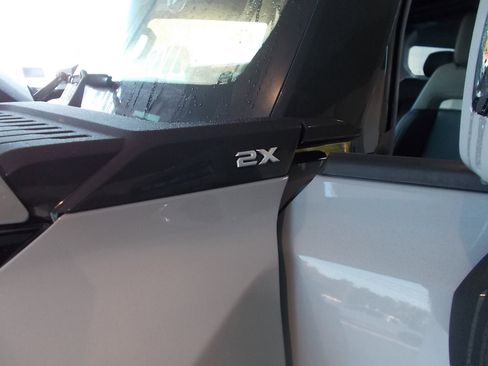 New 2025 GMC Hummer EV 2X image 23