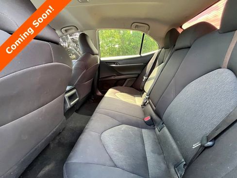Used 2018 Toyota Camry LE FWD image 5