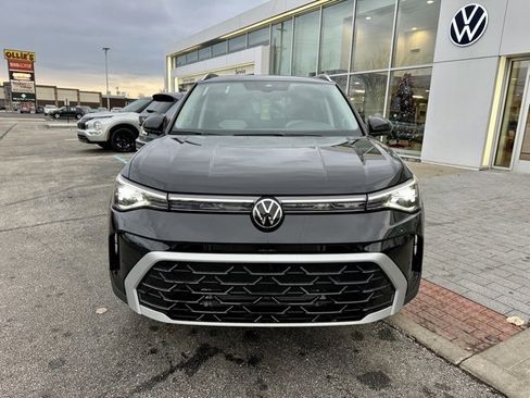 New 2026 Volkswagen Taos SEL image 2