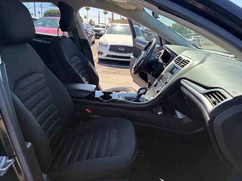 Used 2014 Ford Fusion SE FWD image 20