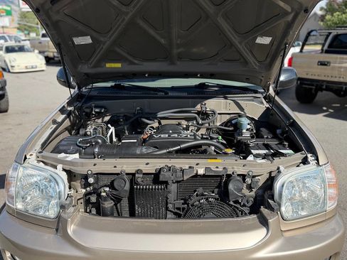 Used 2005 Toyota Sequoia SR5 RWD image 54