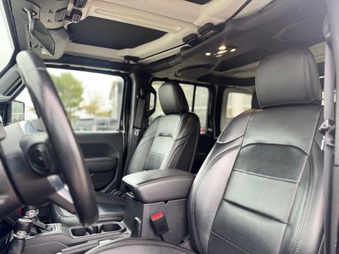 Used 2021 Jeep Wrangler Unlimited Sahara AWD/4WD image 17
