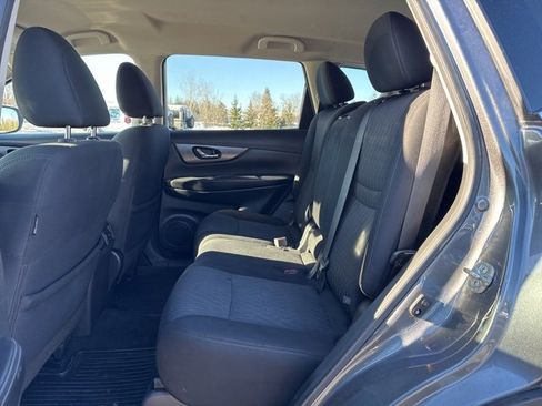 Used 2020 Nissan Rogue SV image 21