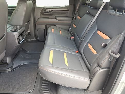 Used 2025 GMC Sierra 1500 AT4 w/ AT4 Premium Package AWD/4WD image 12