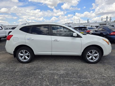 Used 2010 Nissan Rogue SL w/ Premium Pkg image 4