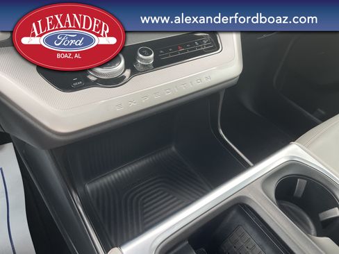 Used 2025 Ford Expedition Active AWD/4WD image 29
