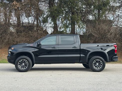Used 2022 Chevrolet Silverado 1500 ZR2 w/ Technology Package AWD/4WD image 4