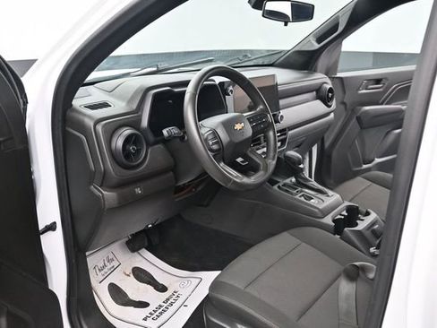 Used 2024 Chevrolet Colorado W/T RWD image 17