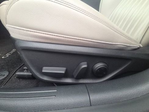 Used 2023 Genesis G70 2.0T w/ Sport Prestige Package image 27