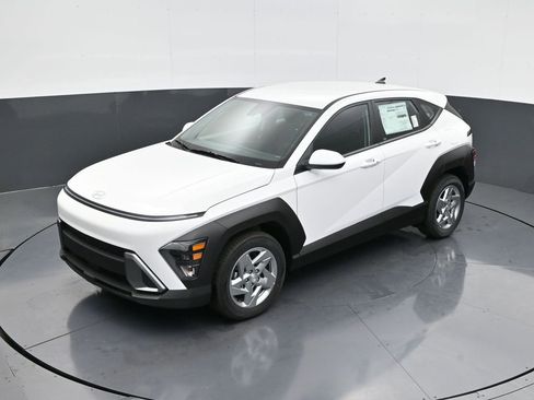 New 2026 Hyundai Kona SE image 13