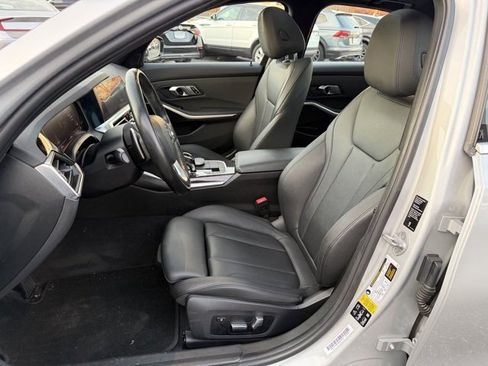 Used 2019 BMW 330i xDrive Sedan w/ Driving Assistance Package image 17