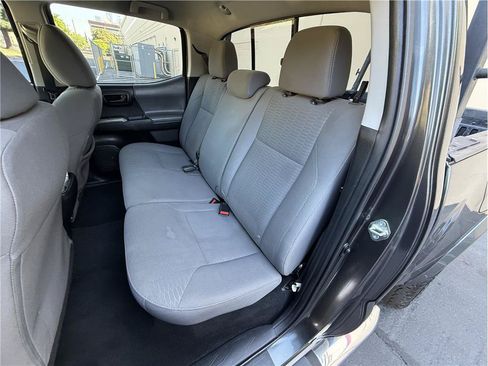 Used 2017 Toyota Tacoma SR5 w/ Tow Package RWD image 19