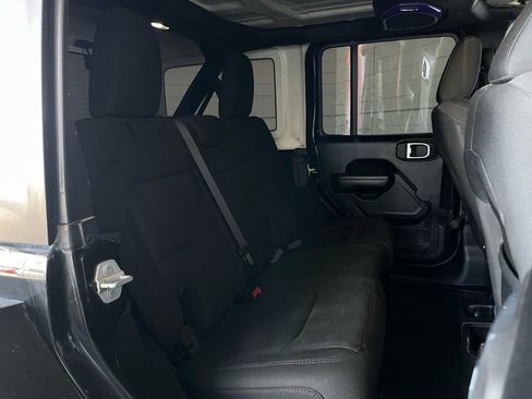 Used 2021 Jeep Wrangler Unlimited Sport image 15