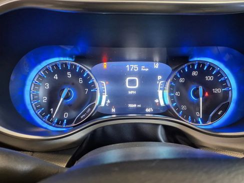 Used 2024 Chrysler Pacifica Limited w/ S Appearance Package FWD image 27