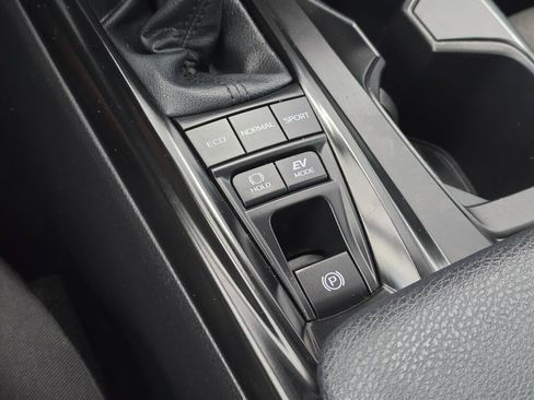 Used 2025 Toyota Camry LE FWD image 30
