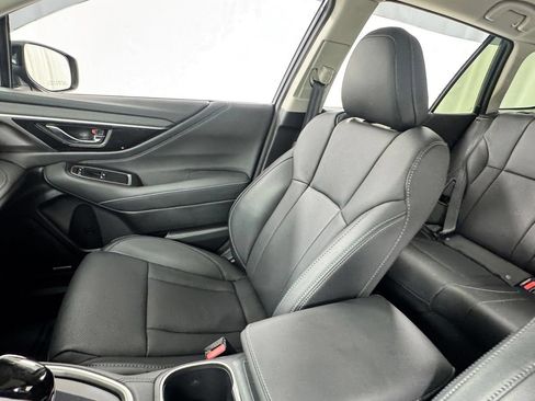 Used 2025 Subaru Outback Limited AWD/4WD image 15