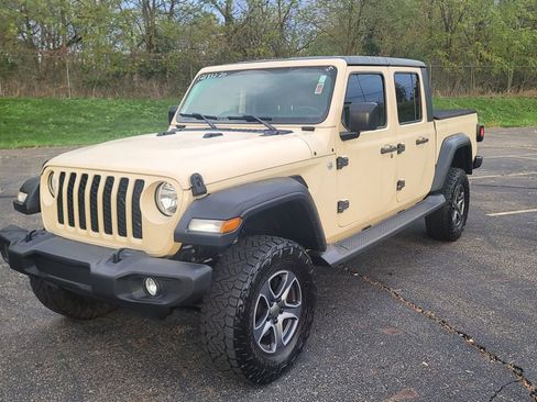 Used 2020 Jeep Gladiator Sport w/ Quick Order Package 24S image 4