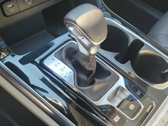 Used 2024 Kia Carnival FWD image 29