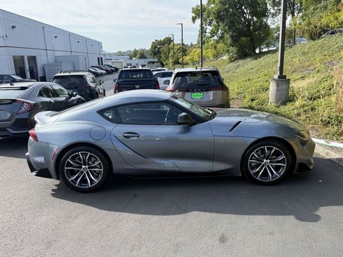 Used 2021 Toyota Supra w/ Safety & Technology Package RWD image 6
