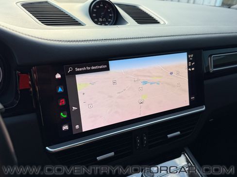 Used 2022 Porsche Cayenne GTS AWD/4WD image 17