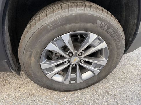 Used 2025 Chevrolet Equinox LT image 23