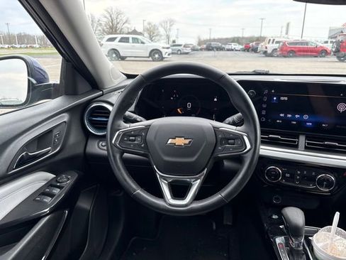 Used 2024 Chevrolet Trax LT w/ Driver Confidence Package image 18