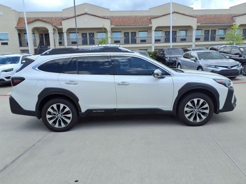 Used 2025 Subaru Outback Touring XT AWD/4WD image 4