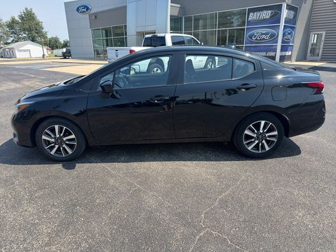 Used 2025 Nissan Versa SV FWD image 9