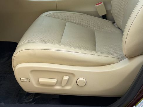 Used 2019 Toyota Highlander Limited AWD/4WD image 17