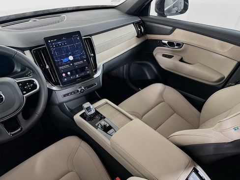 New 2025 Volvo XC90 T8 Plus w/ Protection Package Premier image 22