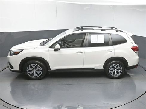 Used 2023 Subaru Forester Premium image 44