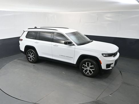 Used 2025 Jeep Grand Cherokee L Limited AWD/4WD image 33