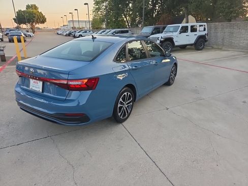 Used 2025 Volkswagen Jetta Sport FWD image 7
