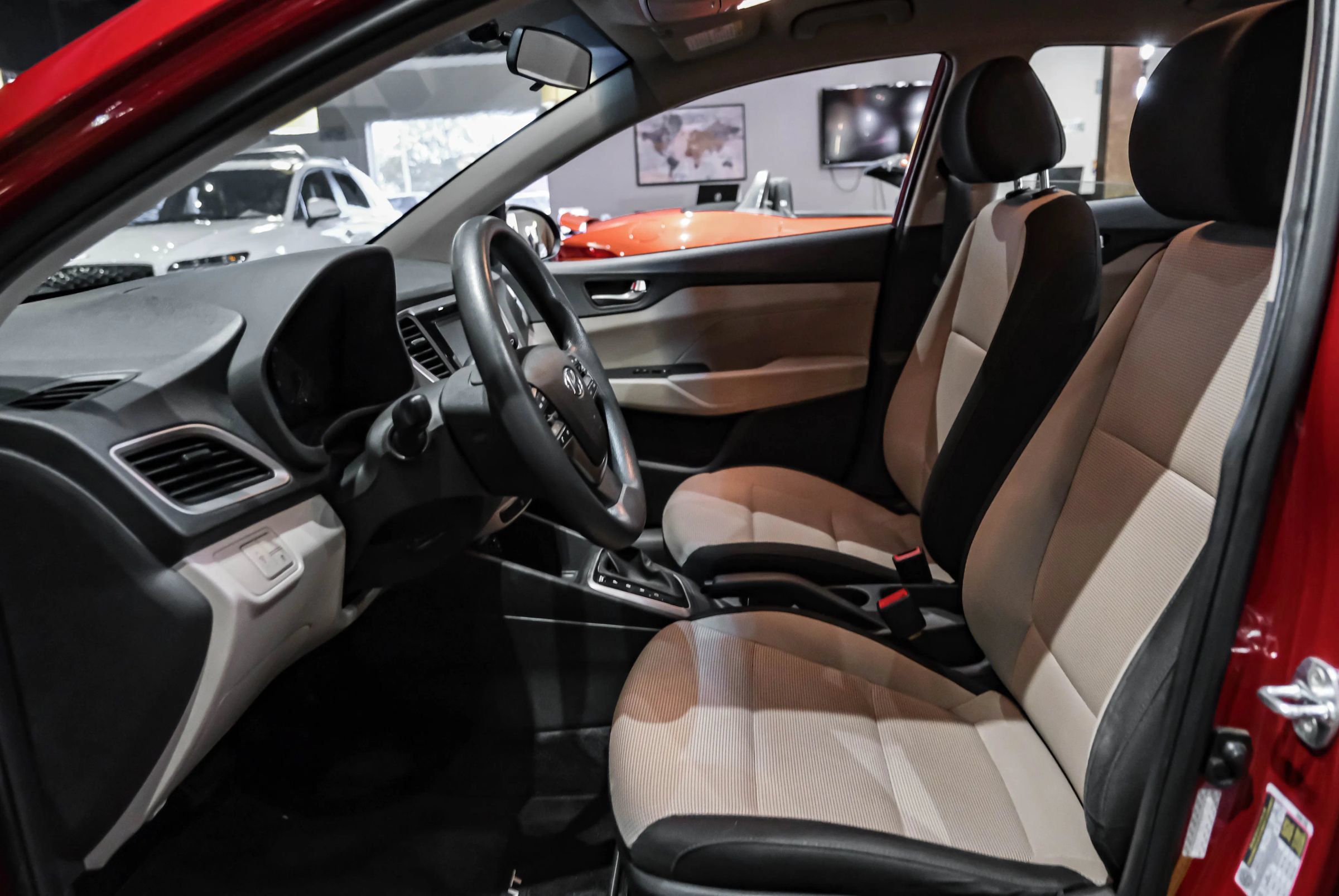 Used 2022 Hyundai Accent SE FWD image 4