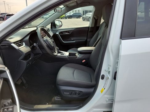 Certified 2024 Toyota RAV4 XLE AWD/4WD image 18