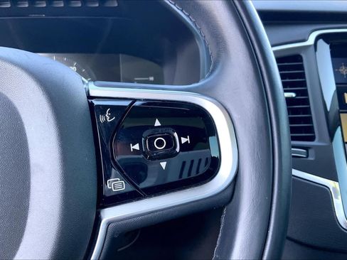 Used 2018 Volvo XC90 T5 Momentum w/ Convenience Package AWD/4WD image 25