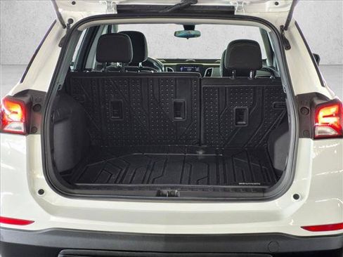 Used 2024 Chevrolet Equinox LS w/ Sport Edition FWD image 6